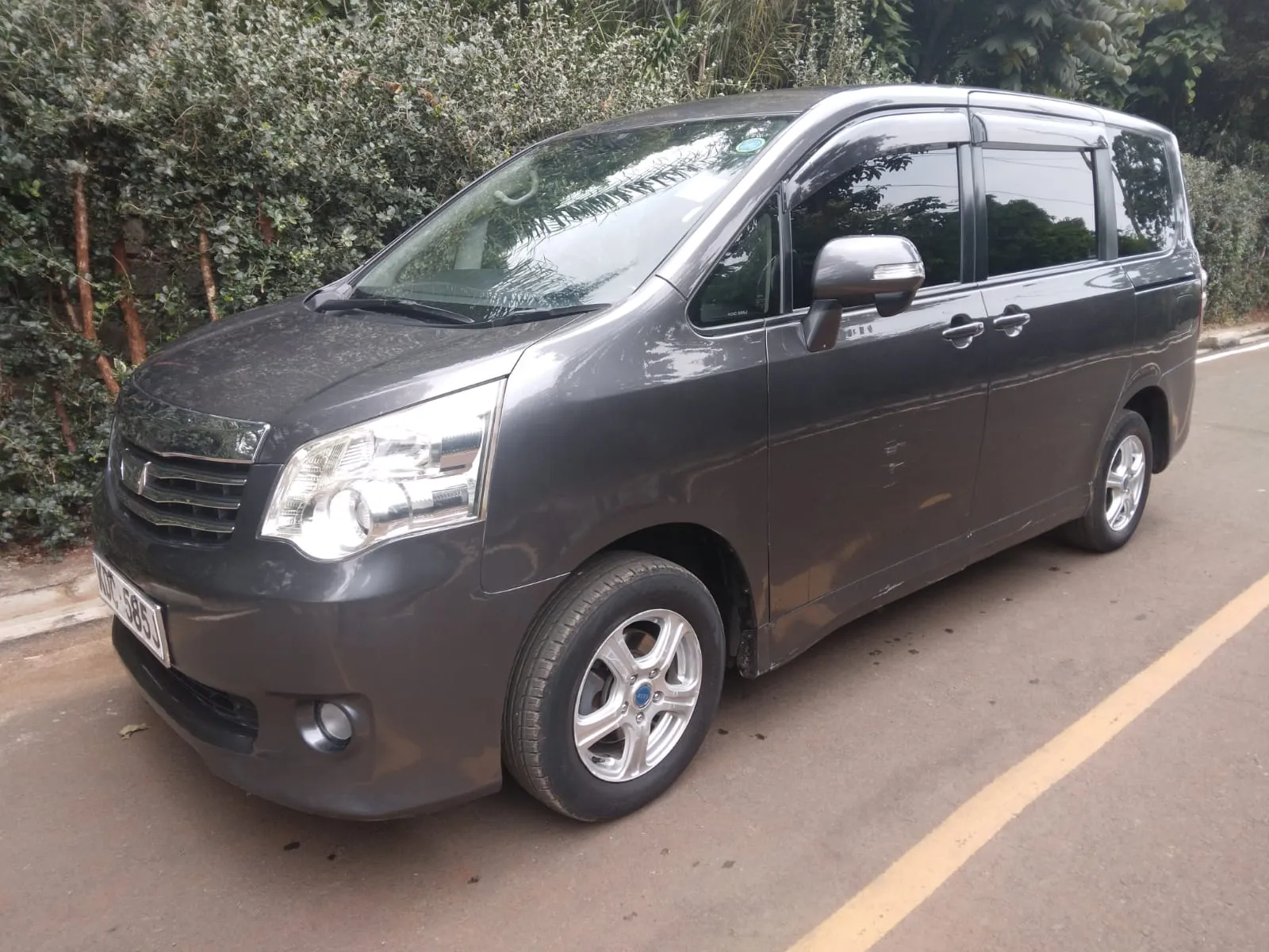 Toyota NOAH New Shape 🔥 QUICK SALE You Pay 30% Deposit Trade in OK EXCLUSIVE