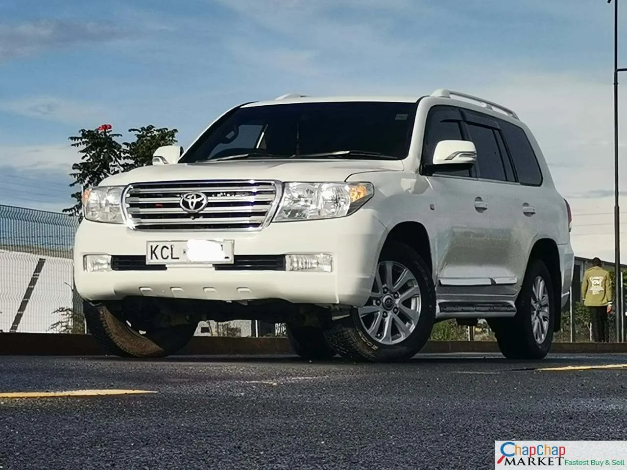 Toyota Land cruiser V8 2010 3.3M ONLY TRADE IN OK EXCLUSIVE for Sale in Kenya