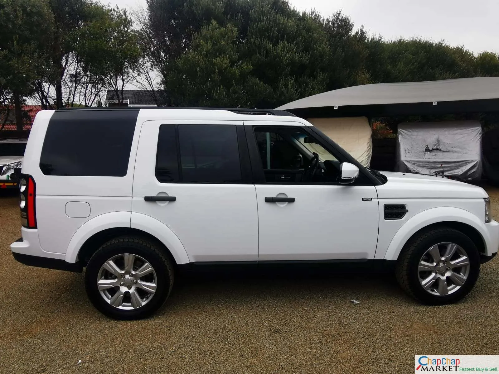 Land Rover Discovery 4 for sale in Kenya QUICK SALE Triple SUNROOF Trade in Ok EXCLUSIVE