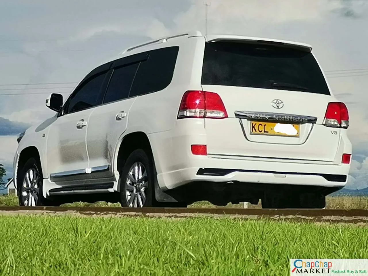 Toyota Land cruiser V8 For Sale in Kenya 202 3.3M Only SUNROOF LEATHER TRADE IN OK EXCLUSIVE