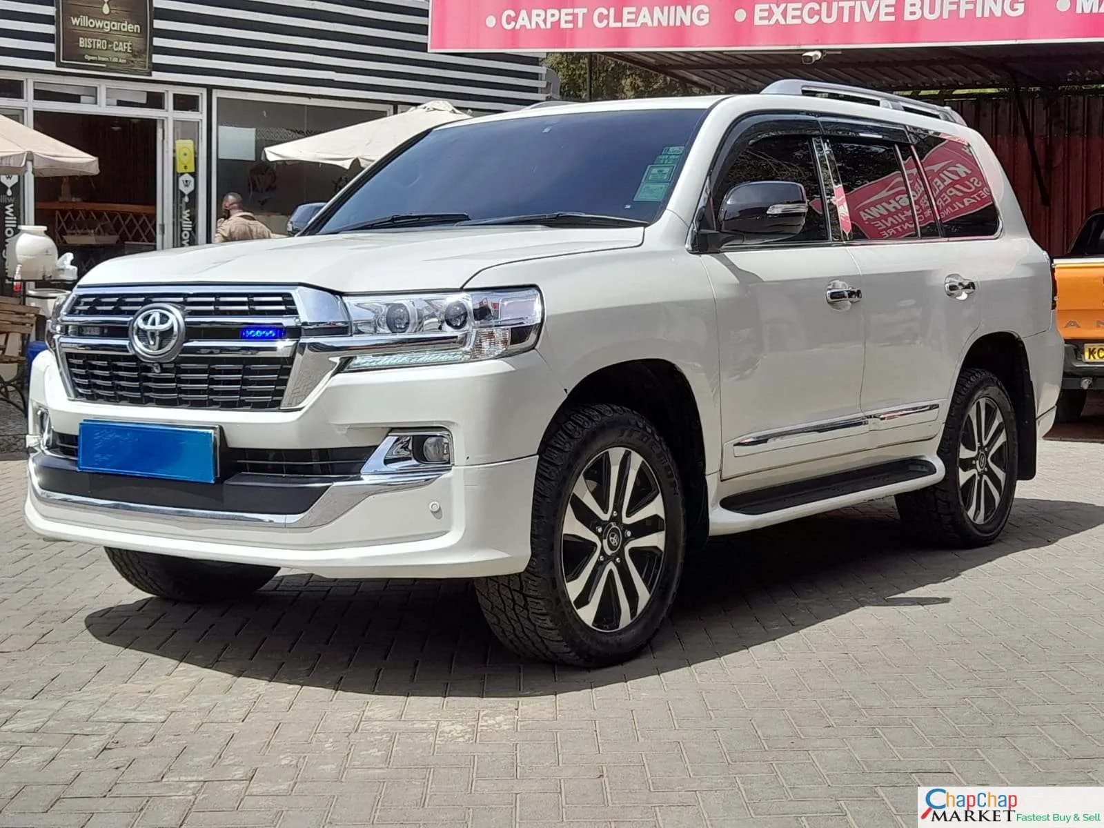 Toyota Land cruiser SAHARA V8 DIESEL VX for sale in Kenya You pay 30% DEPOSIT TRADE IN OK EXCLUSIVE