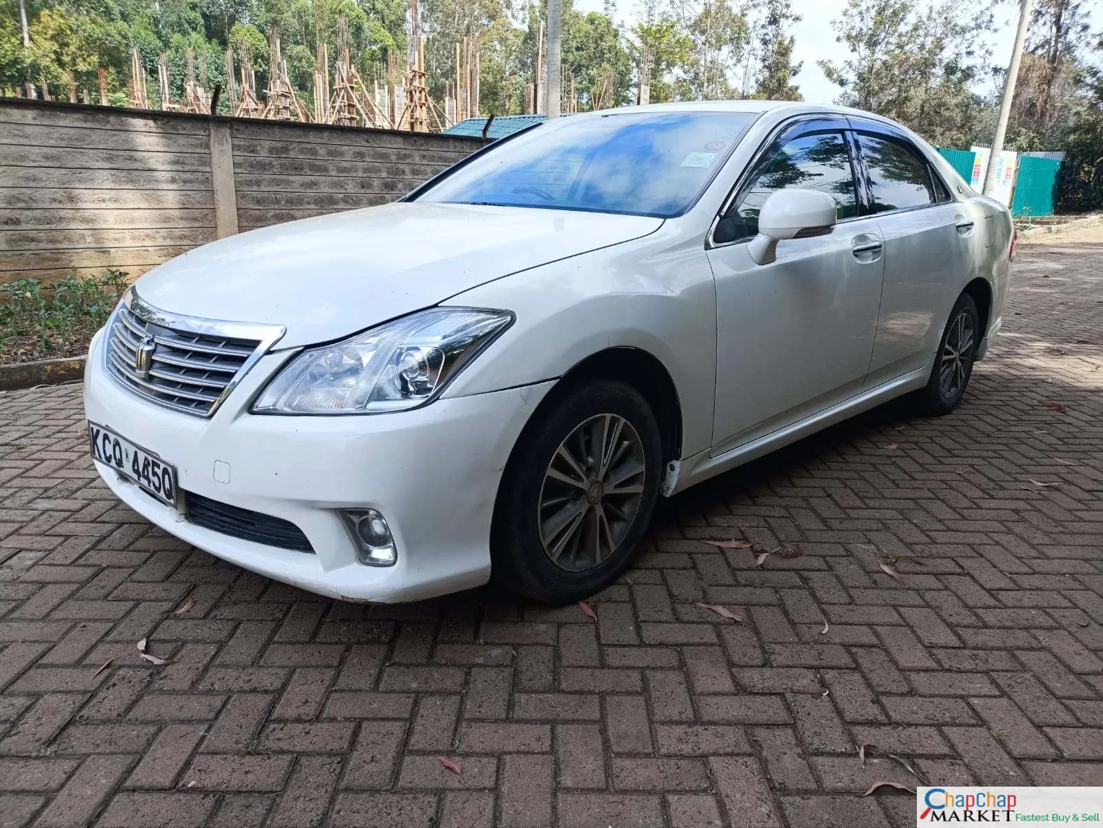 Toyota CROWN kenya Royal Saloon You pay 30% Deposit crown for sale in kenya hire purchase installments Trade in Ok EXCLUSIVE (SOLD)