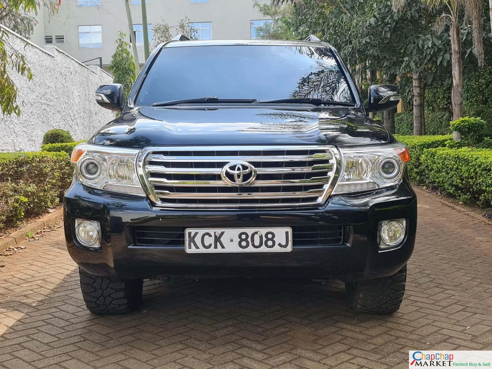 Toyota Land cruiser V8 DIESEL 200 series SUNROOF TRADE IN OK EXCLUSIVE v8 for Sale in Kenya Hire purchase installments EXCLUSIVE
