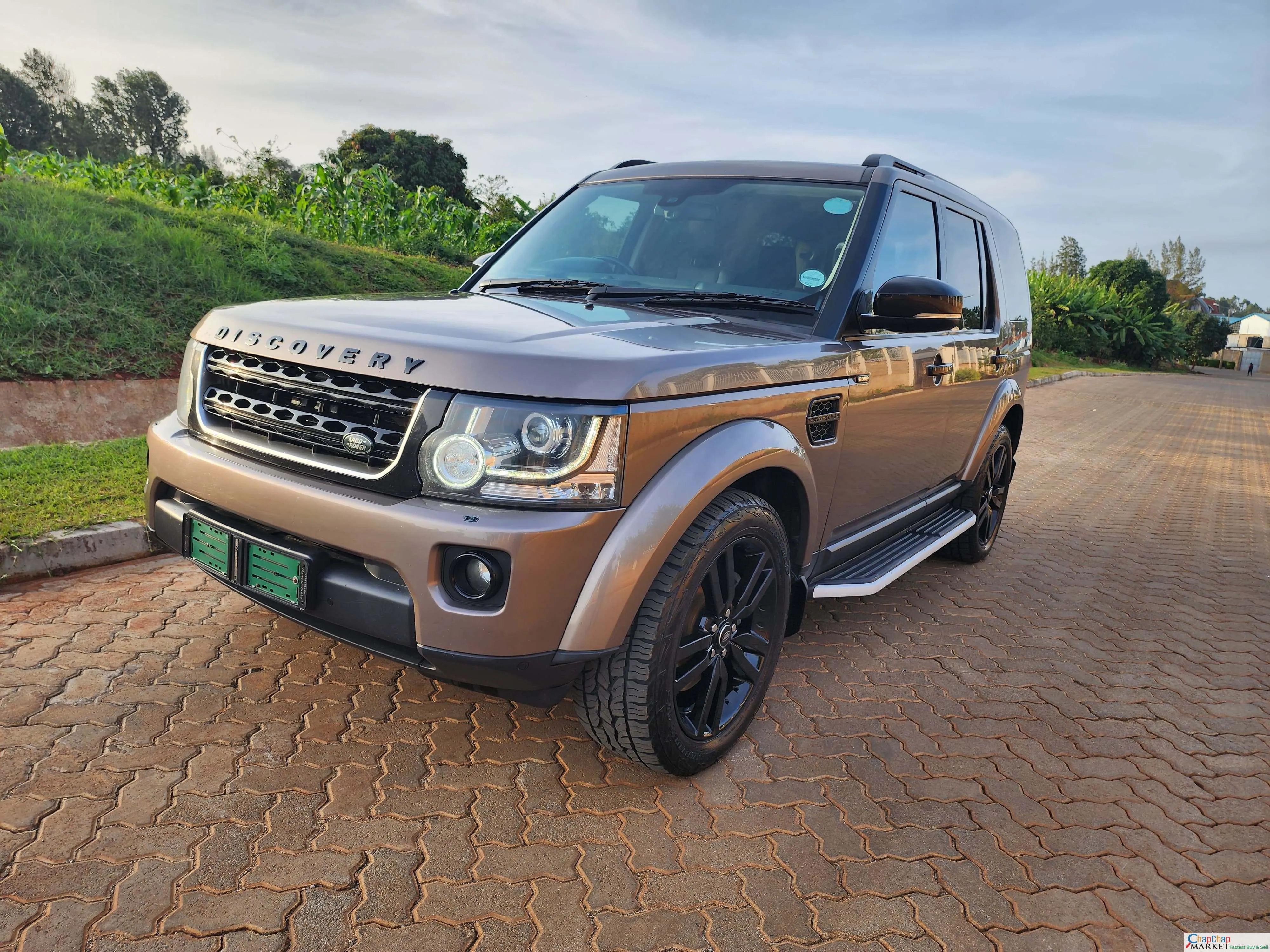 Land Rover Discovery 4 HSE Just arrived QUICK SALE You Pay 30% Deposit Trade in Ok For sale in kenya