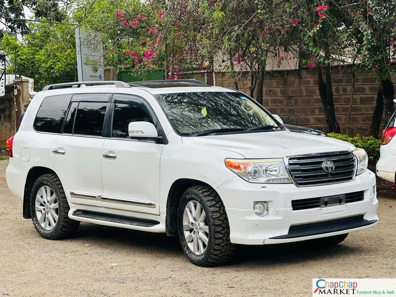 Toyota V8 ZX Kenya QUICK SALE SUNROOF LEATHER 2010 4M ONLY You Pay 40% Deposit Trade in OK EXCLUSIVE Toyota v8 for sale in kenya hire purchase installments landcruiser land cruiser
