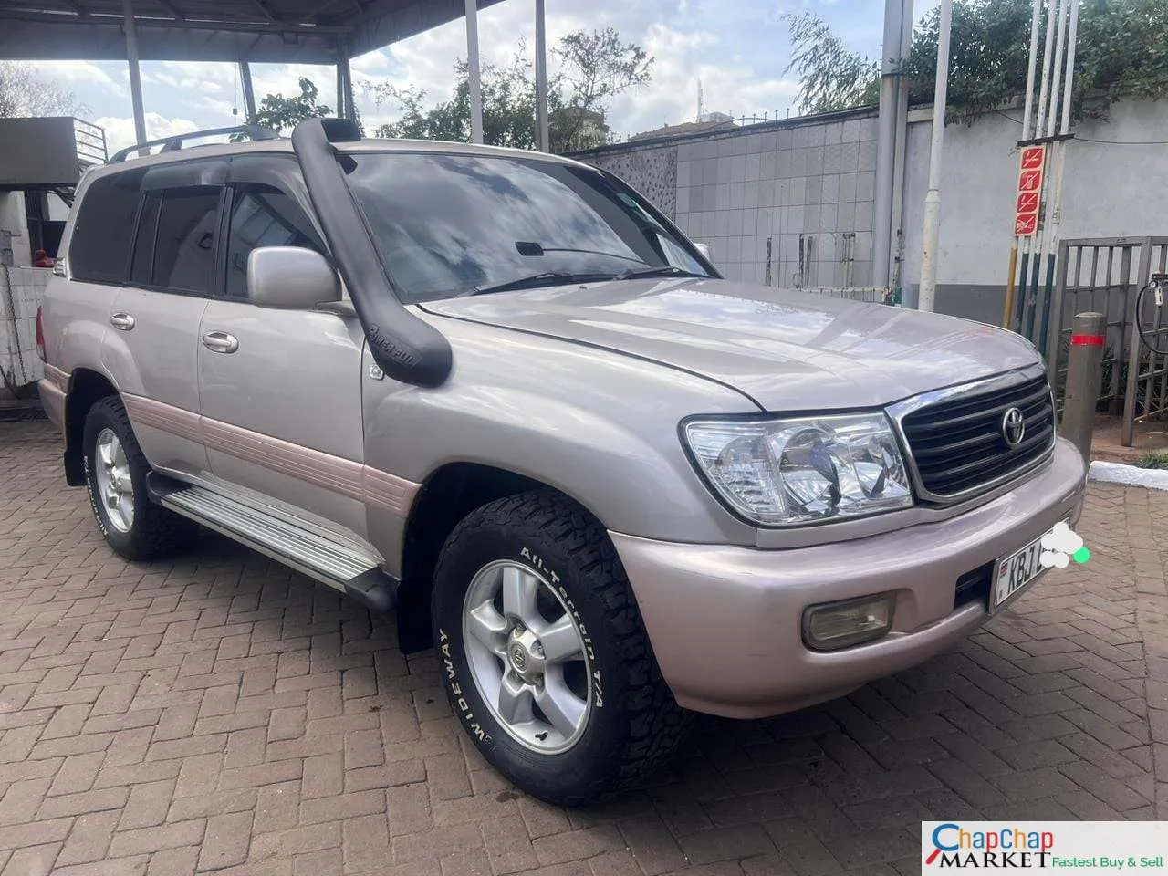 Toyota Land Cruiser 100 series AMAZON 4.2 DIESEL 100 SERIES You Pay 30% Deposit Trade in Ok EXCLUSIVE hire purchase installments Kenya