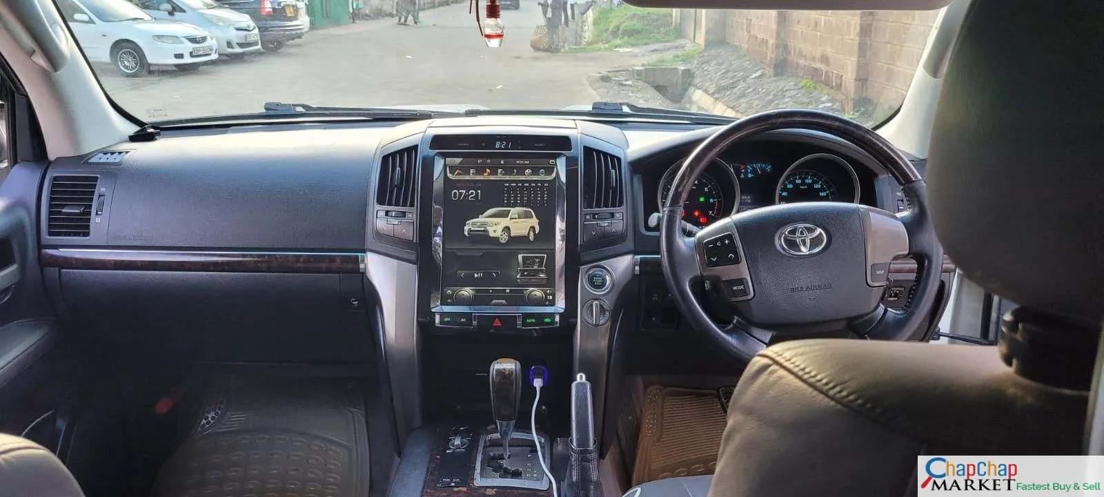 Toyota Land cruiser V8 200 series KDE QUICKEST SALE ONLY TRADE IN OK EXCLUSIVE v8 for Sale in Kenya hire purchase installments