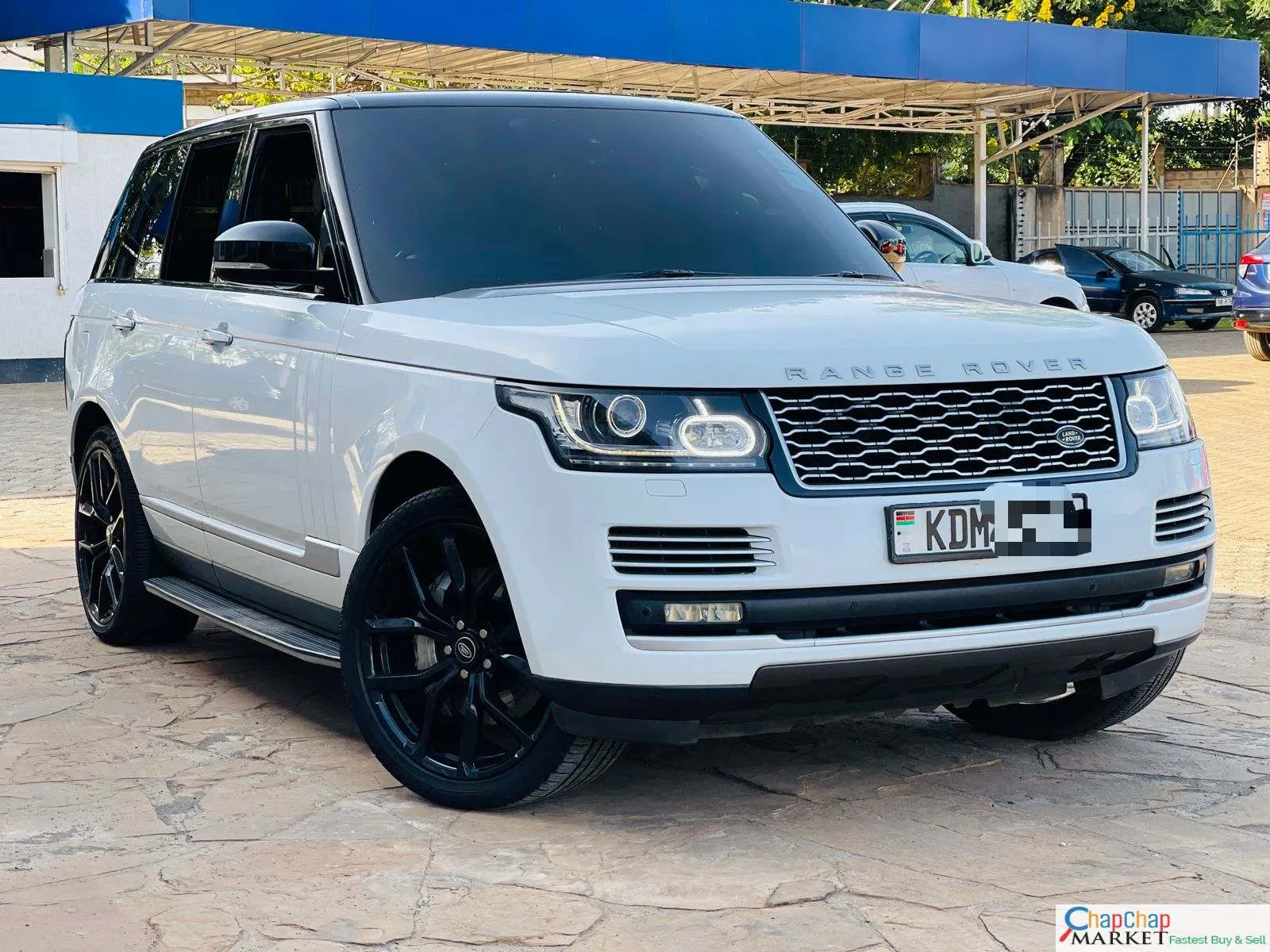 RANGE ROVER VOGUE SDV8 4.4 SUNROOF You Pay 40% DEPOSIT TRADE IN OK For sale in kenya exclusive Hire purchase installments SE