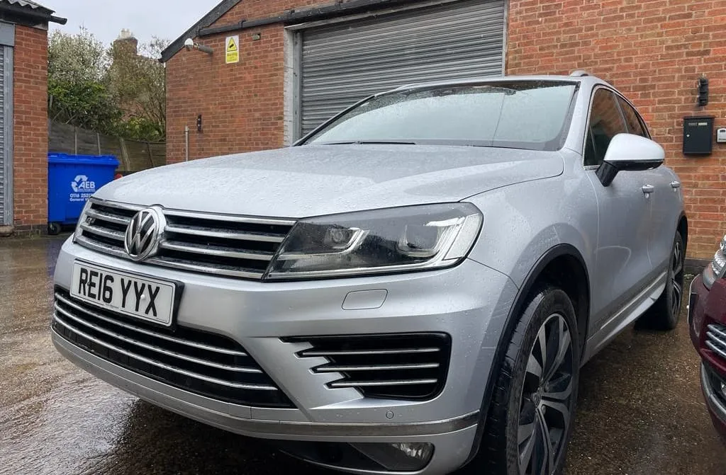 Volkswagen VW Touareg R LINE panoramic JUST ARRIVED QUICK SALE Trade in Ok EXCLUSIVE for Sale in Kenya Hire purchase installments