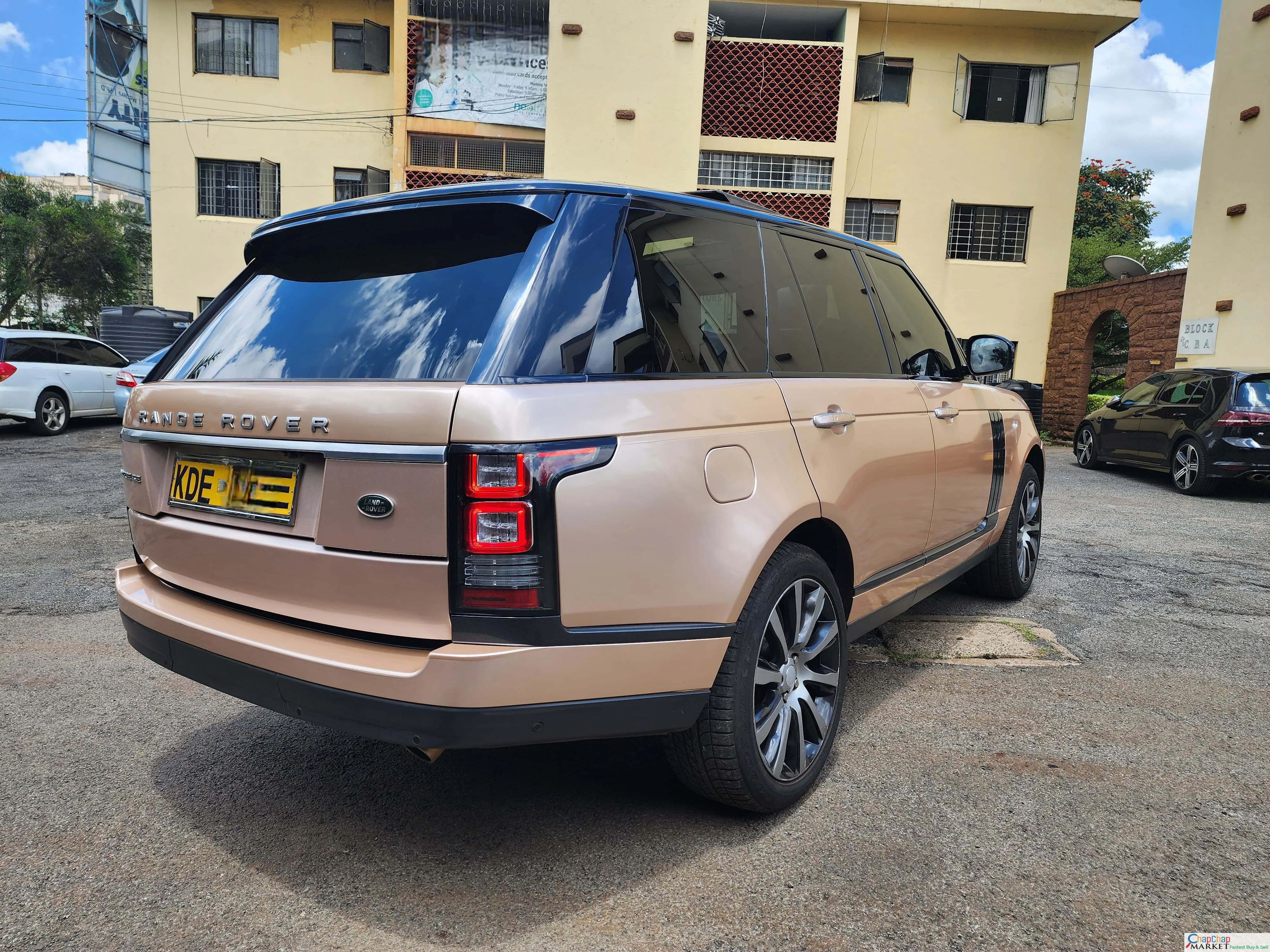 RANGE ROVER VOGUE JUST ARRIVED You Pay 40% DEPOSIT TRADE IN OK For sale in kenya exclusive 2017