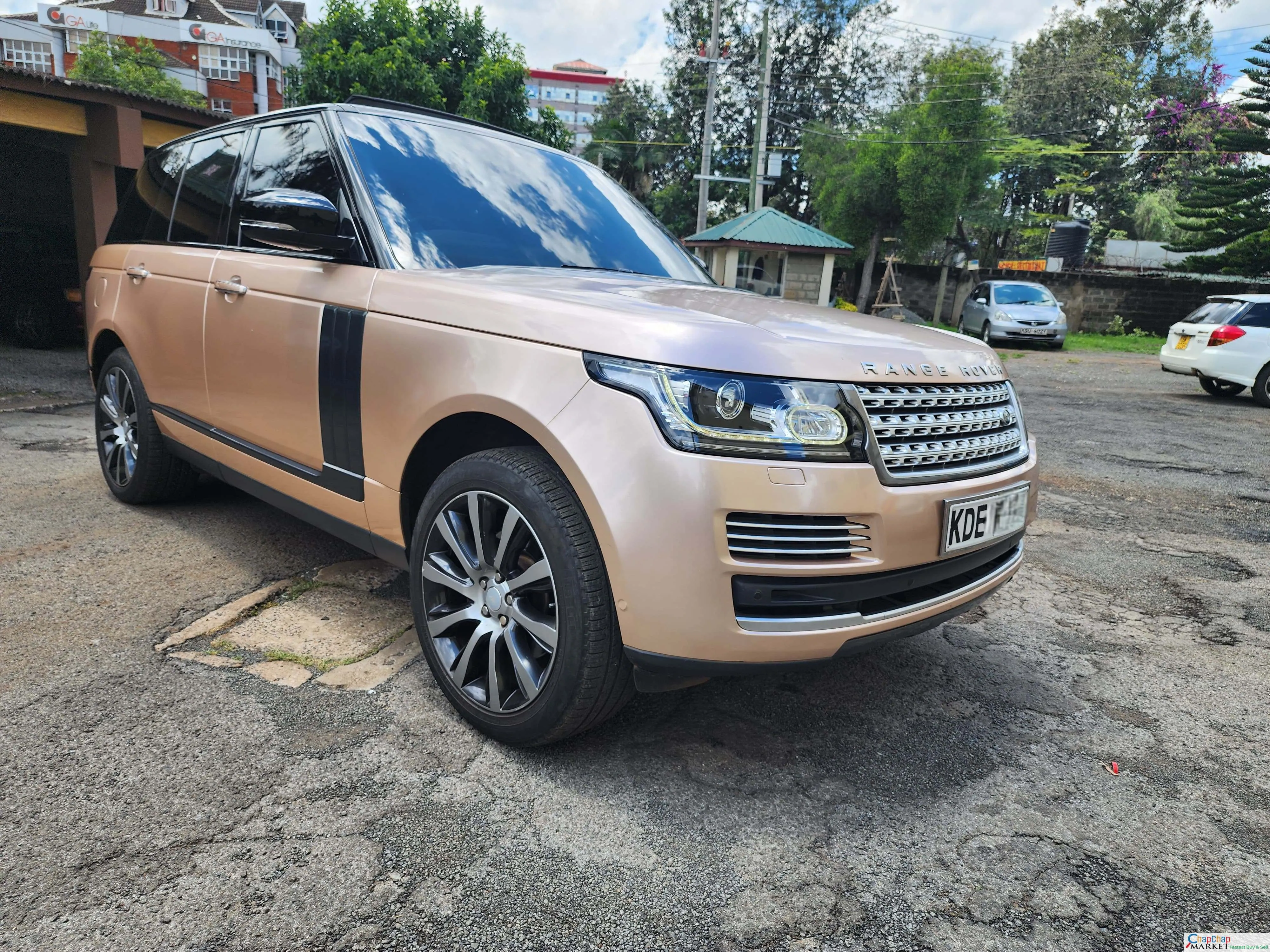 RANGE ROVER VOGUE JUST ARRIVED You Pay 40% DEPOSIT TRADE IN OK For sale in kenya exclusive 2017