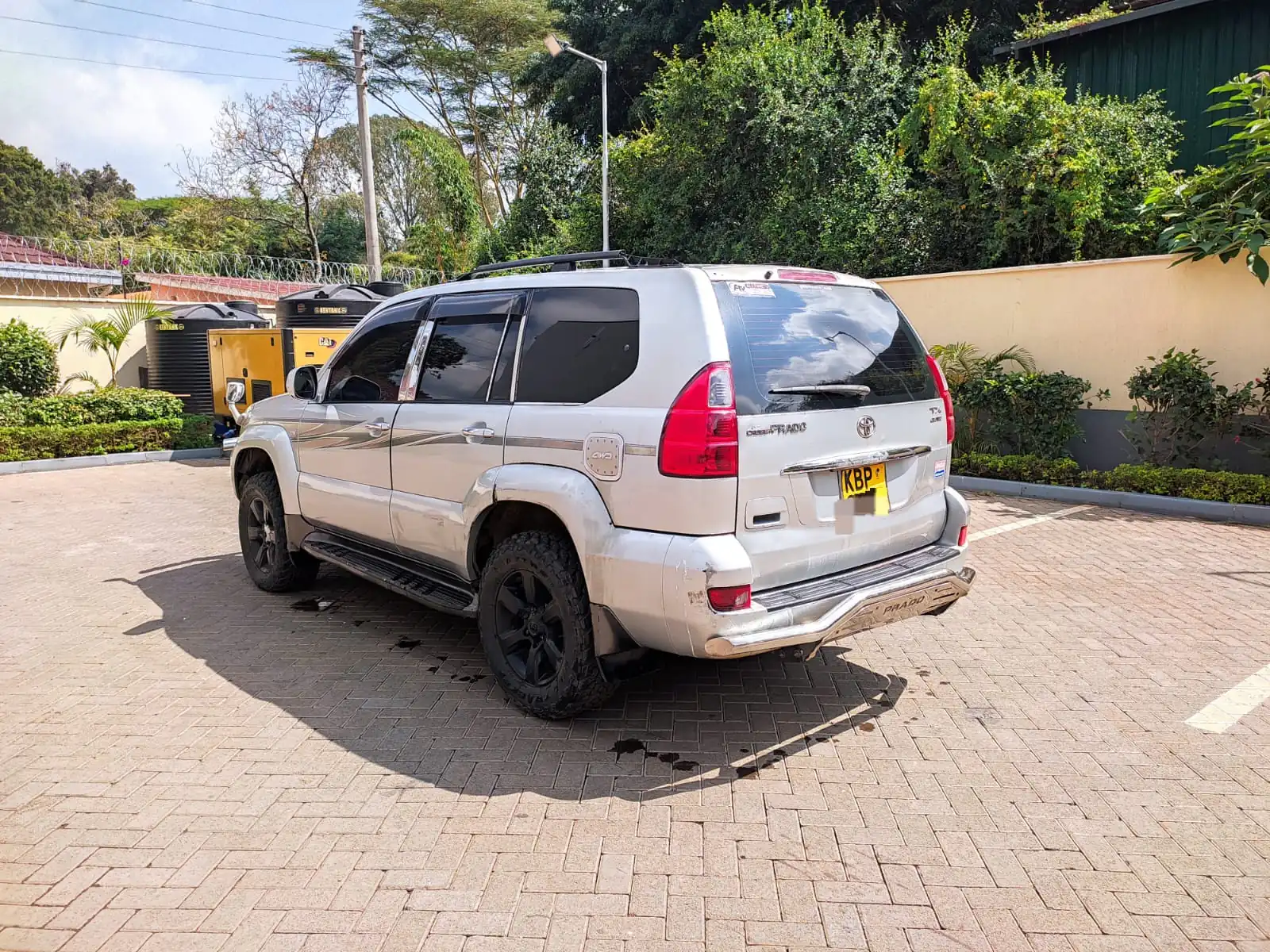 Toyota Prado J120 Kenya 🔥 You Pay 40% Deposit Trade in OK EXCLUSIVE Toyota Prado j120 for sale in kenya hire purchase installments clean