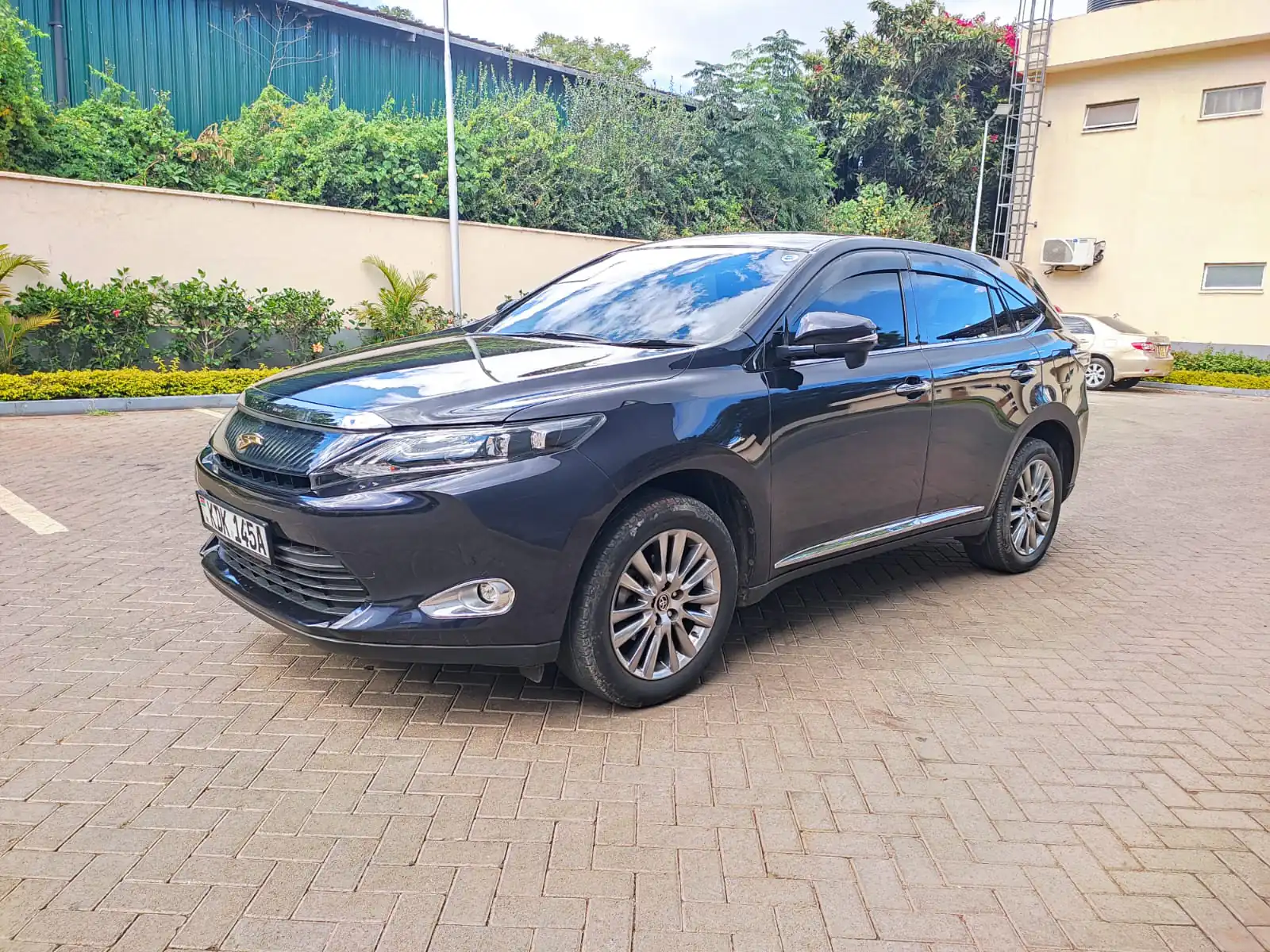 Toyota Harrier new shape CHEAPEST You Pay 30% Deposit Trade in OK EXCLUSIVE